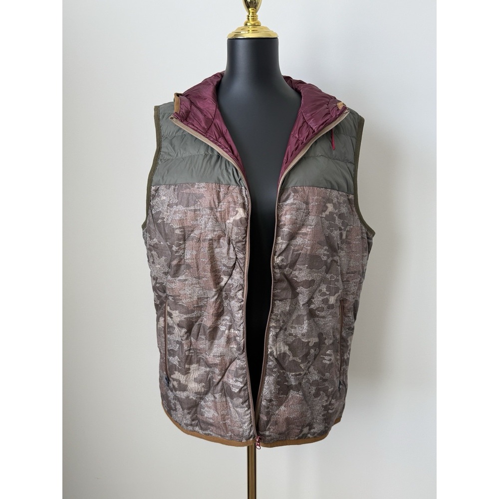 Red Camel Women's Camo Lightweight Down Vest Size L Zip Pockets Outdoor
